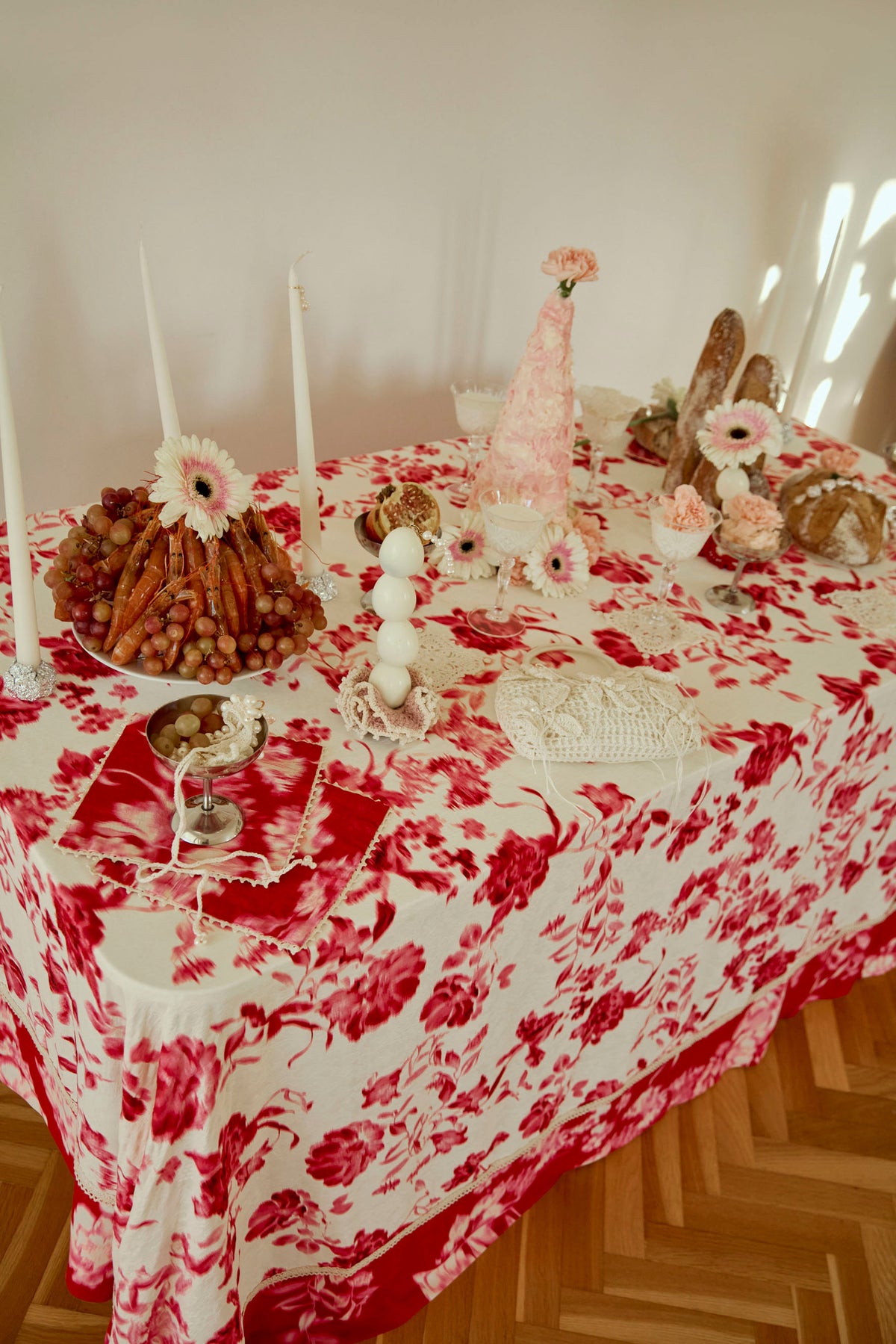 Mika Tablecloth Red