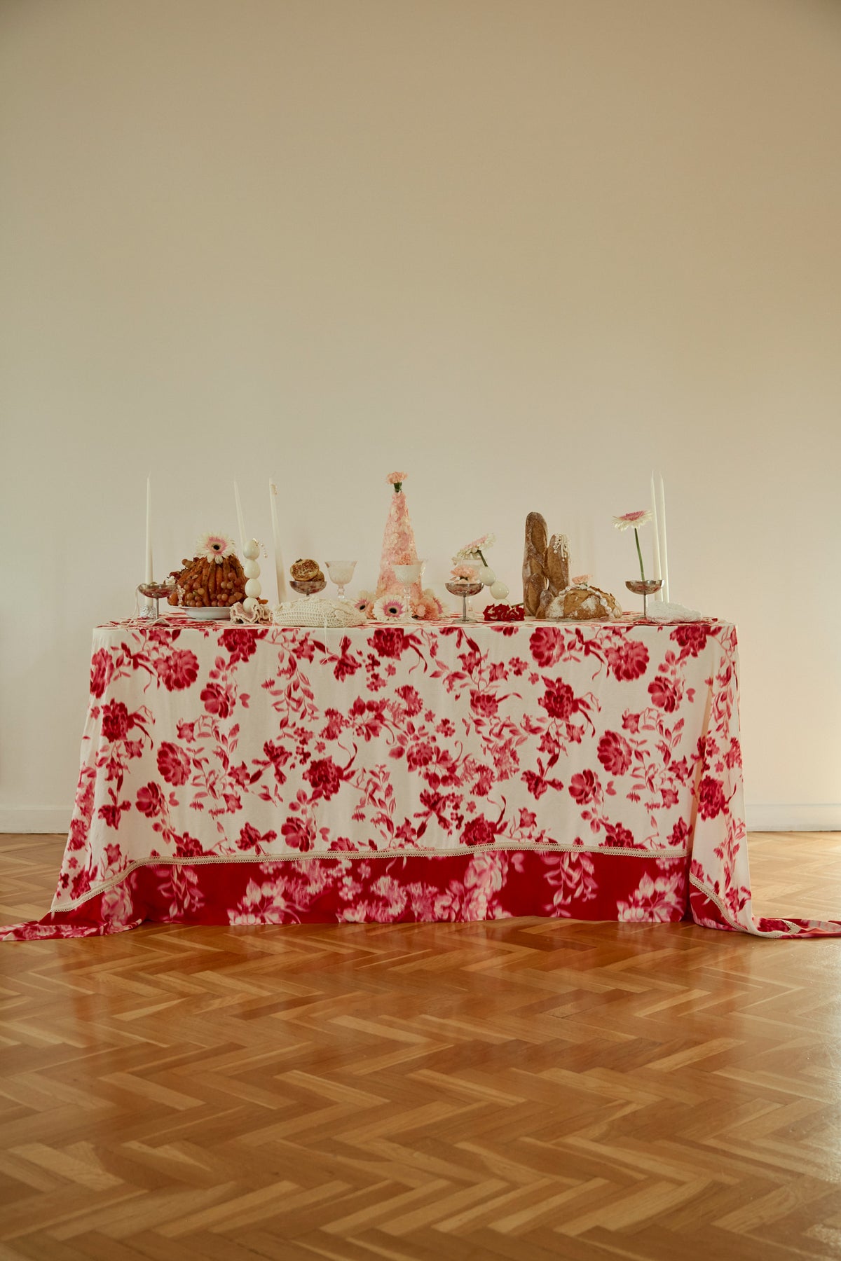 Mika Tablecloth Red